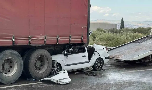 Hurdaya dönen araçtan sağ çıktı