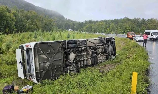 Zonguldak'ta yolcu midibüsü devrildi: 9 yaralı