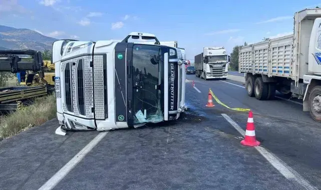 Tırın devrildiği kazada 1 kişi öldü