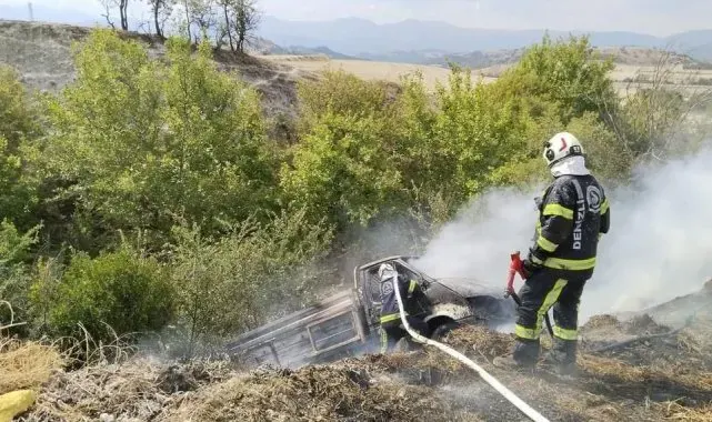 Şarampole devrilen kamyonet yangına neden oldu