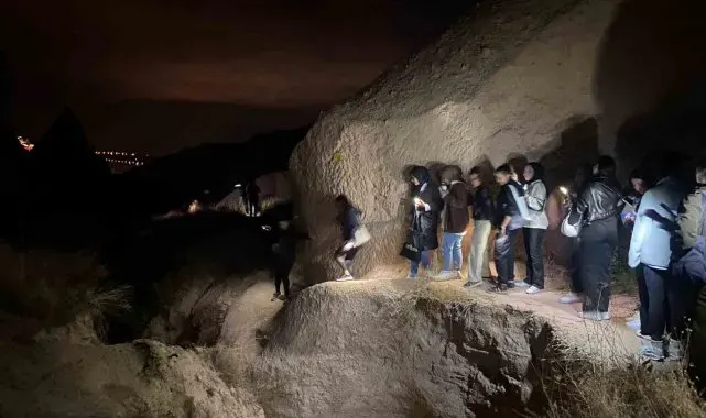 Öğrenciler dolunayda yürüdüler