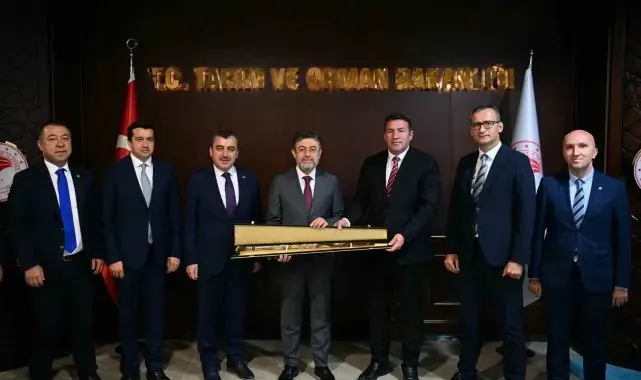 Başkan Ulupınar Ankara'da bakanlar ile bir araya geldi