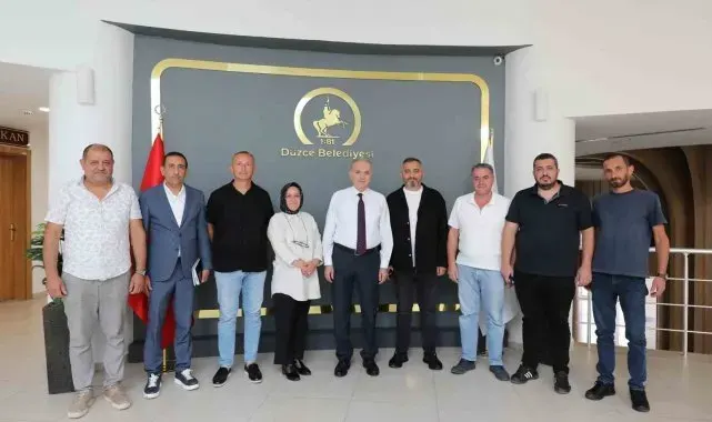 Üniversite bölgesinin muhtarları ile görüştü
