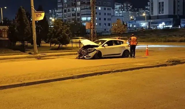 Ankara'da otomobil ile dolmuş çarpıştı: 4 yaralı