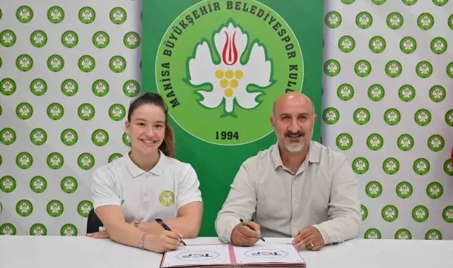 Dünya şampiyonu Ayşe Begüm Onbaşı yuvaya döndü