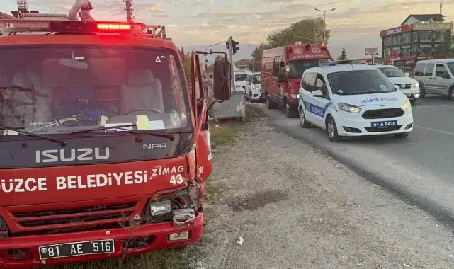 Düzce'de itfaiye aracı ile kamyonet çarpıştı: 1 itfaiye eri yaralandı