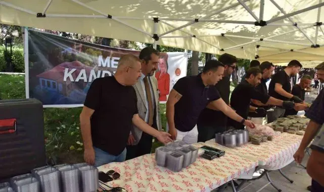 Bilecik'te mevlid kandili dolayısıyla helva dağıtıldı