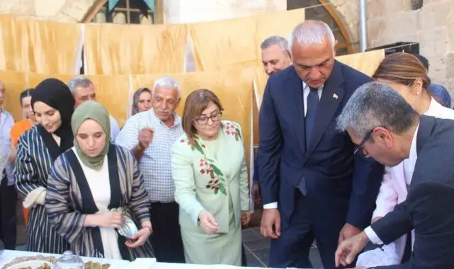 Bakan Ersoy, restorasyonu tamamlanan caminin açılışını yaptı