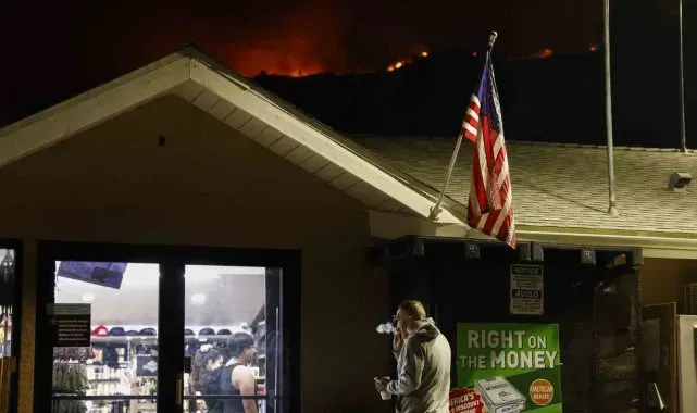 California'daki üç orman yangınında 100 bin dönümden fazla alan kül oldu