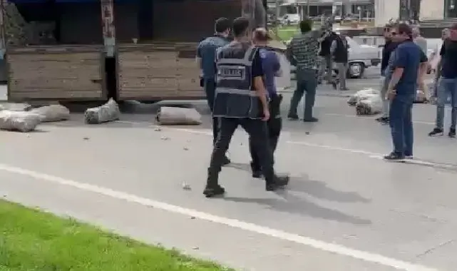 Üreticinin kamyonuyla kendi malını satması engellenince eylem yaptı