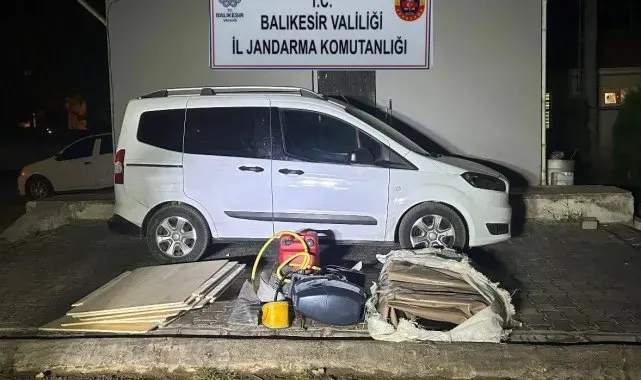 Ayvalık'ta 33 göçmen ve 1 organizatör jandarmadan kaçamadı