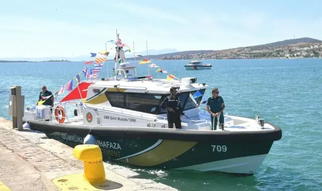 Deniz devriye botu törenle suya indirildi