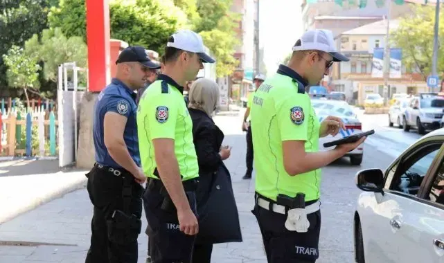 Ağrı'da okul servisleri ve güzergahları ilk gün denetlendi