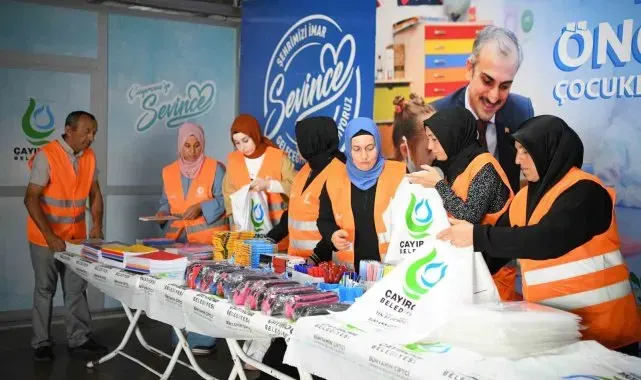 Öğrencilere kırtasiye seti hediyesi