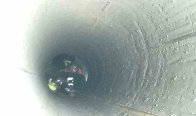 24 metrelik kuyuya düşen işçi yaralı olarak kurtarıldı