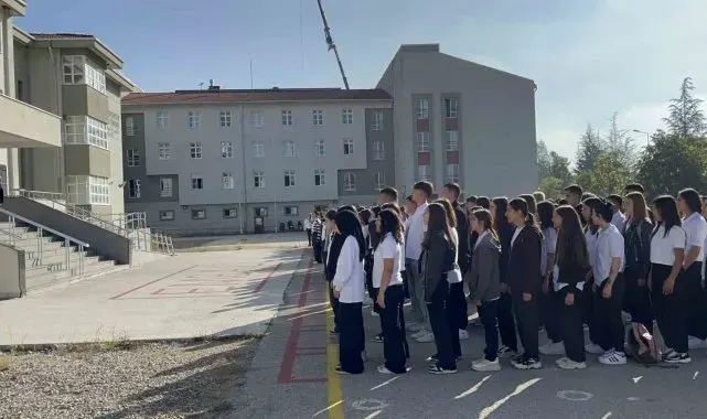 Bolu'da 50 bine yakın öğrenci ders başı yaptı