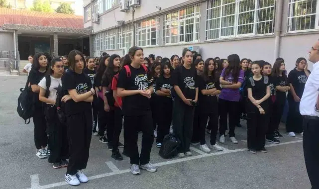 Adana'da 492 bin 857 öğrenci ders başı yaptı