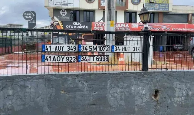 Gebze'de sağanak sürücülere zor anlar yaşattı