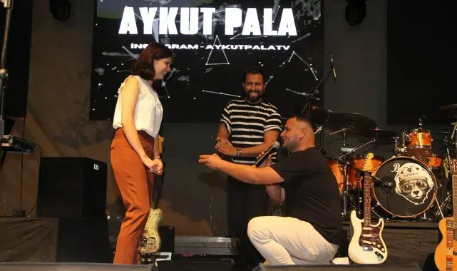 Kurtuluşun 102. yılı kutlamalarında "Perdenin Ardındakiler" coşkusu