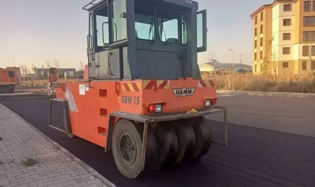 Kars'ta yeni otogar için sıcak asfalt yol çalışmaları başladı