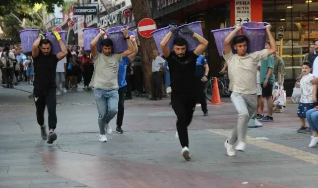 Alaşehir'de Üzüm Festivali renkli görüntülere sahne oldu