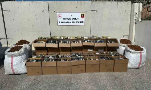 Antalya'da 1 tondan fazla kıyılmış tütün ele geçirildi