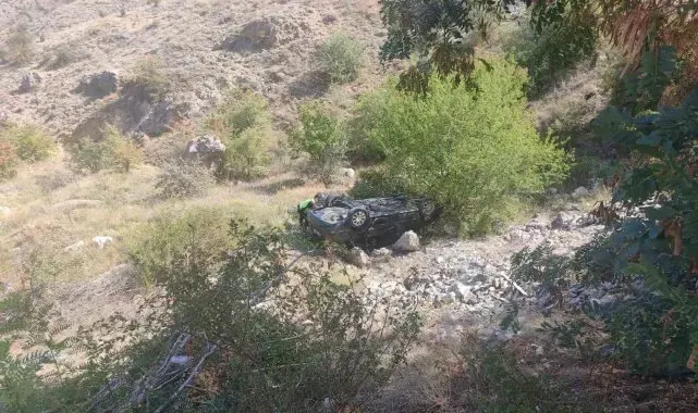 Şarampole yuvarlanan araçta 4 kişi yaralandı