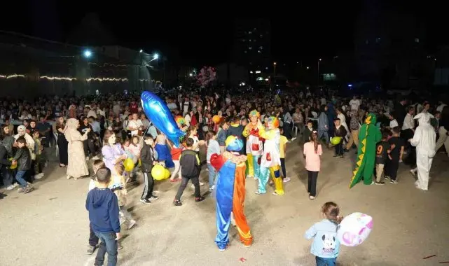 Aynı mahallede yaşayan 42 çocuğa sünnet şöleni: Doyasıya eğlendiler
