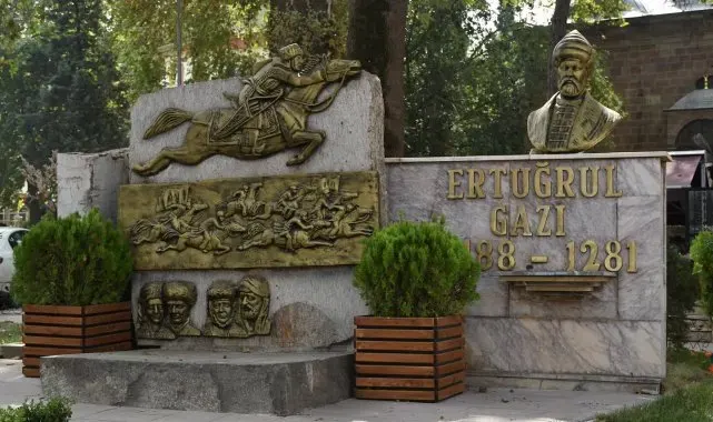 Ertuğrul Gazi büstü yenilendi