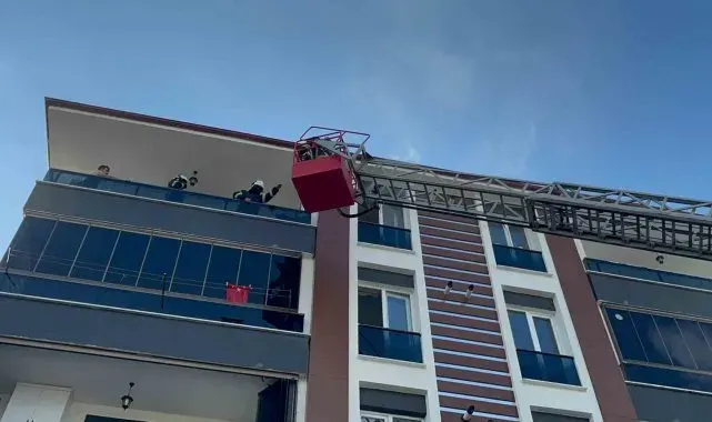 Apartman dairesinde korkutan yangın