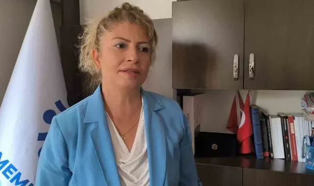 Belediyenin halk konserinde Neşet Ertaş'a 'karga' benzetmesi yapıldı