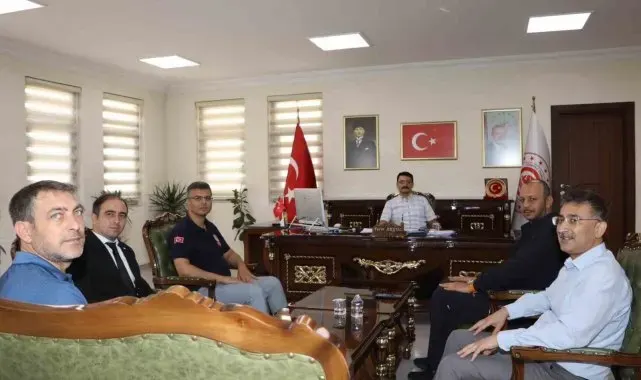 Emirdağ'da Devlet Hastanesi ile İlçe Sağlık Müdürlüğü inşaatları sürüyor