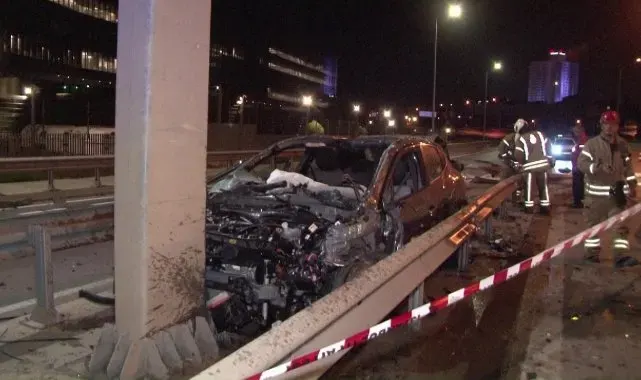 Pendik'te otomobil sürücüsü refüje girdi: 1 ağır yaralı