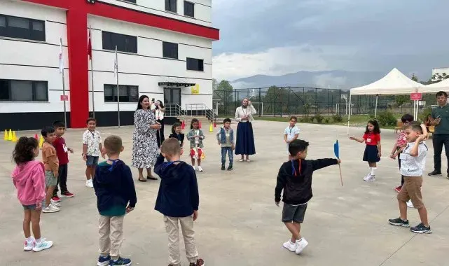 Düzce'de miniklere ilk zil uyum için çaldı
