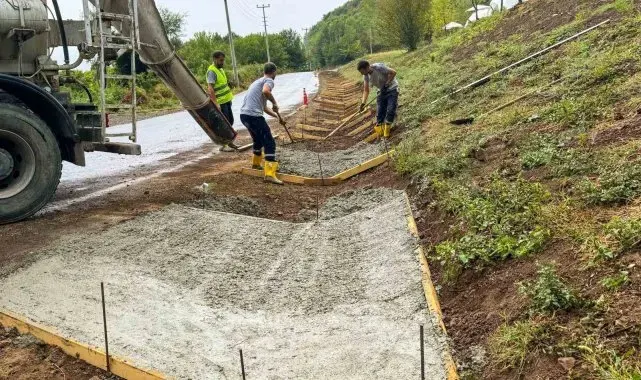 Yağışa rağmen çalışmalar sürüyor
