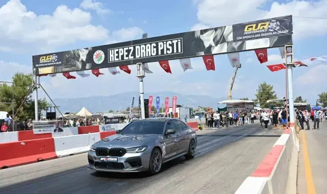 Antalya'da Oto Drag yarışları nefesleri kesti