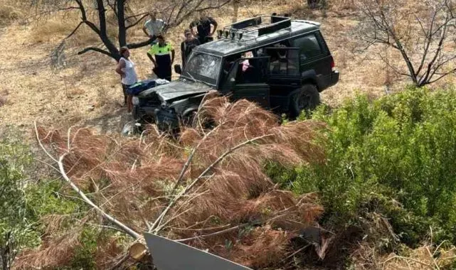 Virajı alamayan lüks cip tarlaya uçtu: 3 yaralı