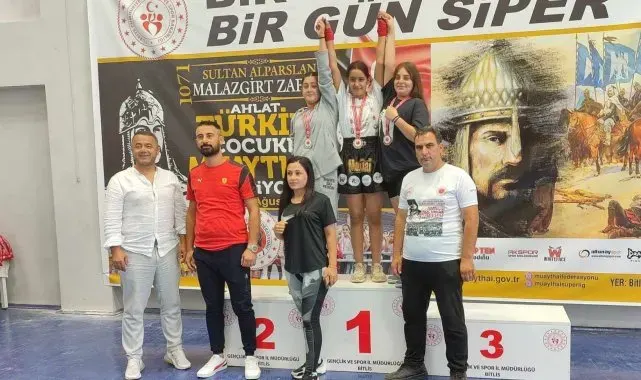 Sporcu Özlem Yanak, Muaythaide birinci oldu