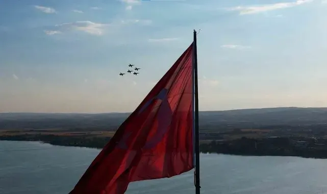 Türk Yıldızları Başkent'te nefes kesti