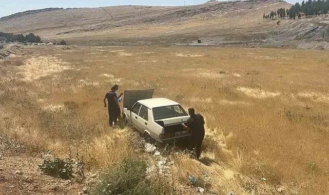 Mardin'de yol kenarına devrilen otomobil sürücüsü yaralandı