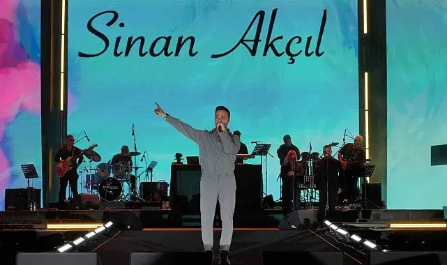 Sinan Akçıl'dan Erzurum'da unutulmaz konser