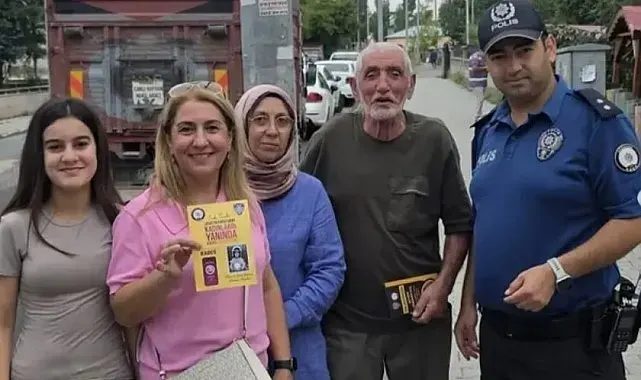 Polis vatandaşları bilgilendirdi