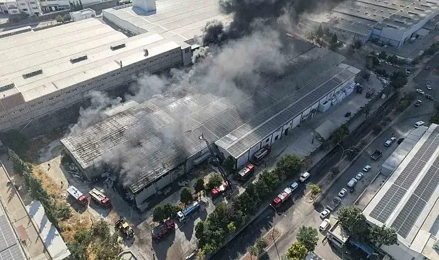 Gaziantep'te tekstil fabrikasındaki yangın dron ile görüntülendi