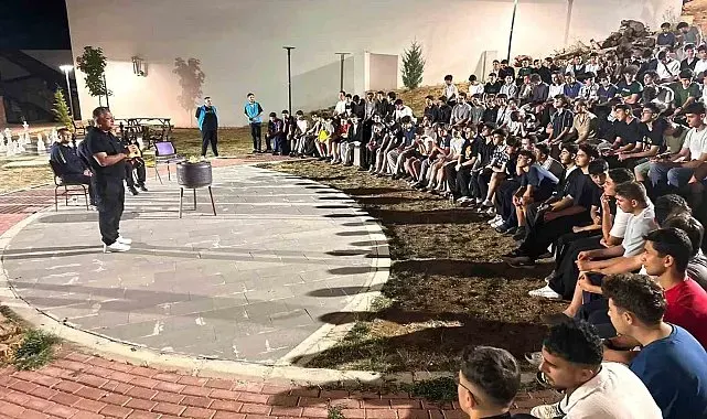 Rektör Kızıltoprak, Murat Dağı'nda gençlerle kamp ateşi başında buluştu