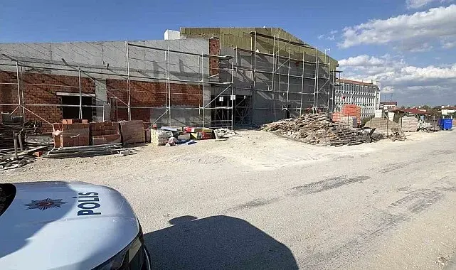 Bolu'da inşatta iskeleden düşen işçi yaralandı