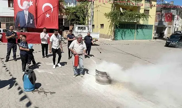 Köyde kendi yangın söndürme sistemini kurdular, itfaiyeden eğitim aldılar