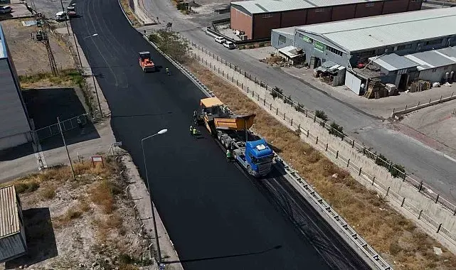 Büyükşehir'den Sazyolu Caddesi'nde 35 milyon TL'lik asfalt çalışması