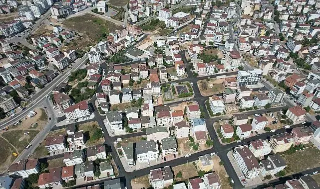 Çayırova'da Özgürlük Mahallesi'ne 4 bin ton asfalt serildi