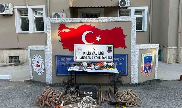 Kilis'te kaçak kazıya suçüstü: 4 şüpheli yakalandı