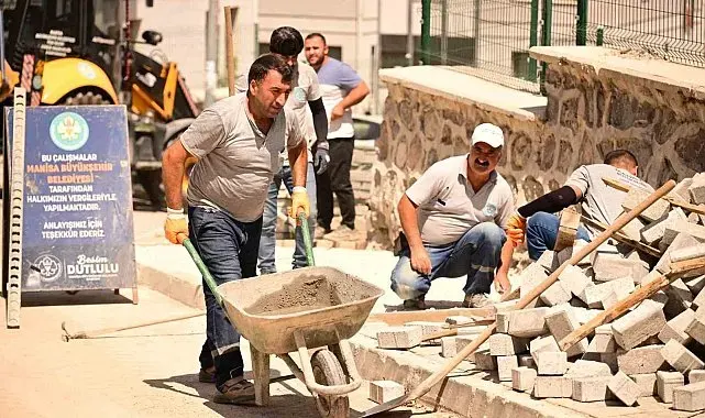 Manisa'nın yeni yerleşim yeri Akgedik'te yollar yenileniyor